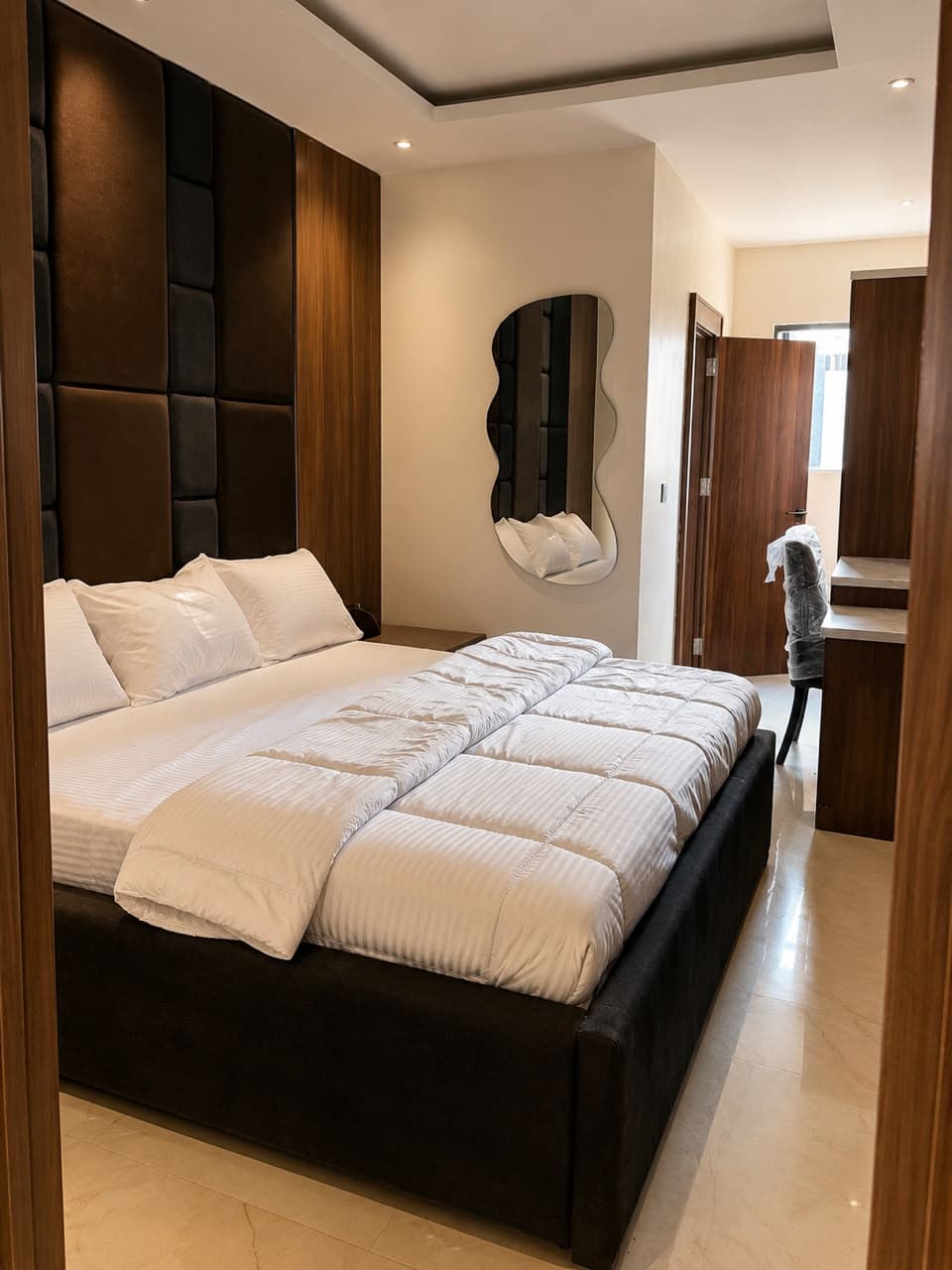 Rooms & Suites